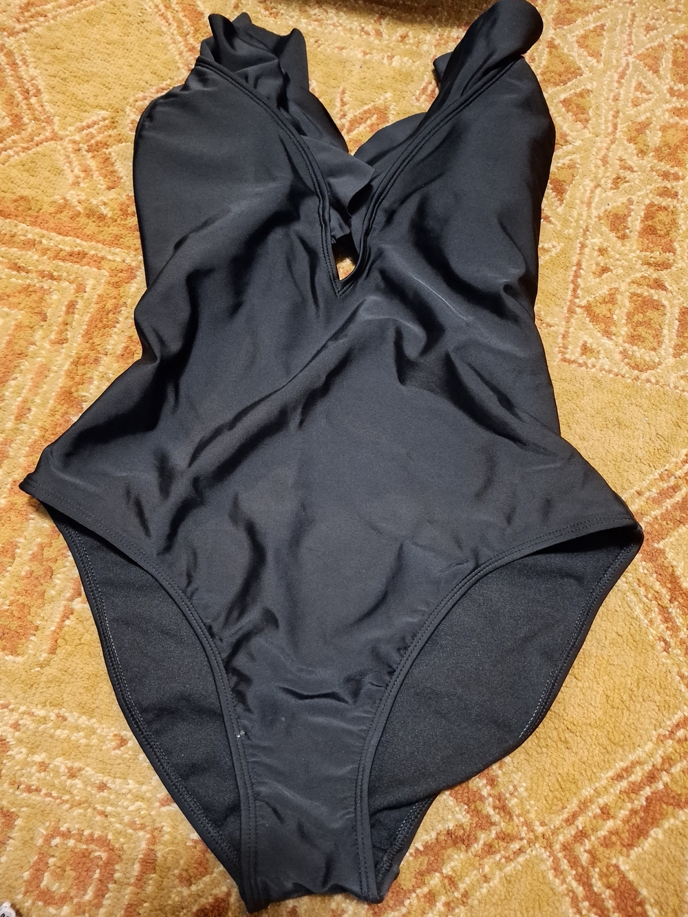 SW117 — Shade & Shore Black Plunge One Piece Swimsuit Small 4-6